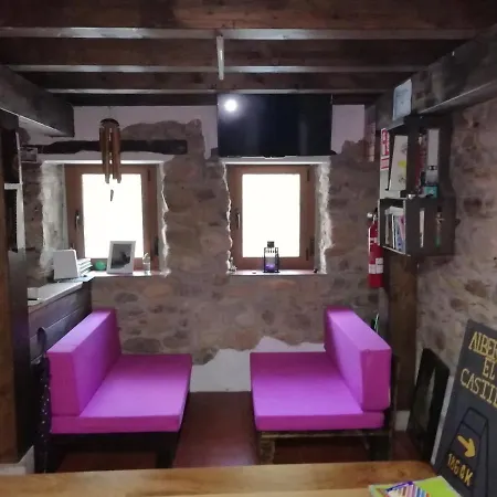 El Castillo Hostal *