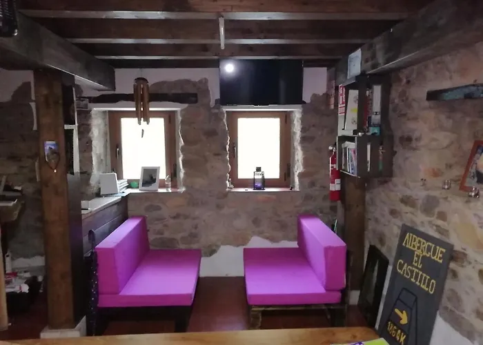 El Castillo Hostal *