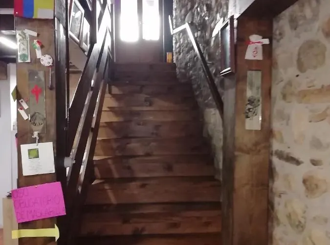 El Castillo Hostel *