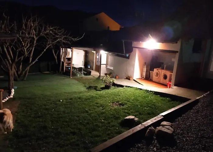 El Castillo Hostel *