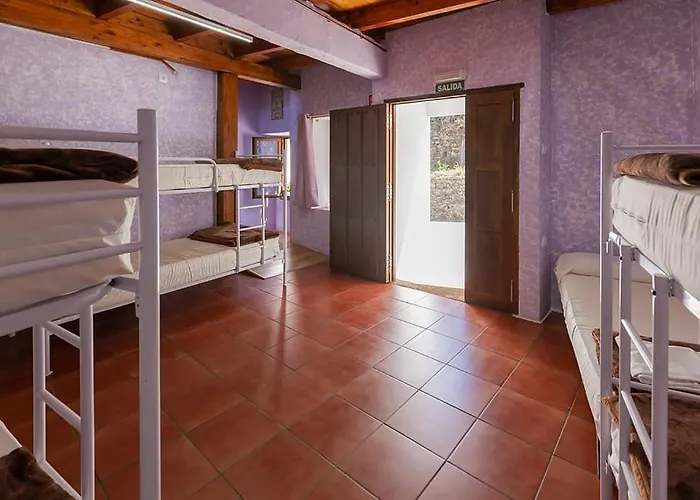 El Castillo Hostel *